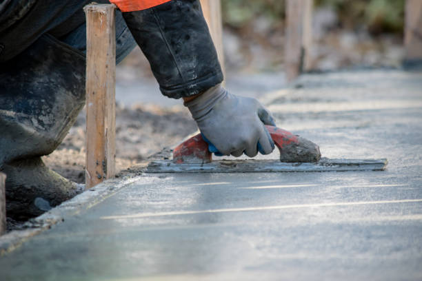 Best Concrete Walkway Installation  in Auburndale, FL
